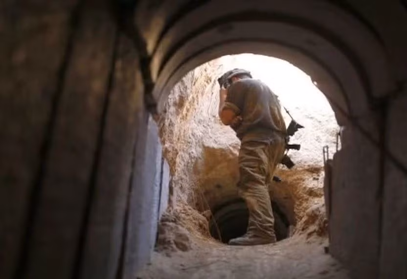 Trong tình huống này, ngay cả khi Không quân Israel sử dụng bom xuyên đất để tiến hành các cuộc không kích mật độ cao vào một số đường hầm đã biết, thì việc tiêu diệt một số lượng lớn lực lượng vũ trang Hamas và cắt đứt nguồn cung cấp quân số và vũ khí, sẽ khó khăn với chính IDF.