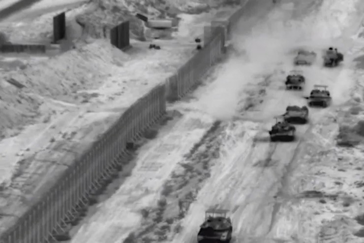 Dưới sự yểm trợ của trên không, công binh và bộ binh Israel chia thành ba mũi tấn công mục tiêu ban đầu; tuy nhiên quân Israel không chiếm được mục tiêu, mà phải rút lui trước bình minh.