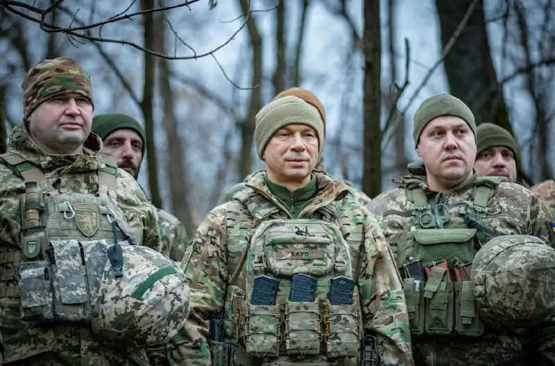 Không thể xác nhận độc lập xem Ukraine vẫn kiểm soát bao nhiêu phần lãnh thổ của Nga tại Kursk và lính Ukraine cho biết, giao tranh ác liệt vẫn tiếp diễn. Nhưng lính Ukraine cũng cho biết thêm, cuộc giao tranh gần biên giới hiện không còn nhằm mục đích chiếm lãnh thổ Nga, mà nhằm mục đích ngăn quân Nga tràn vào vùng Sumy của Ukraine và mở ra một mặt trận mới. 