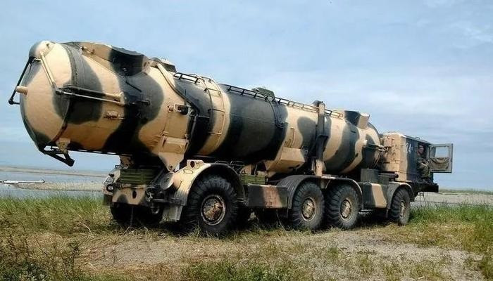 Suy cho cùng, giá chung của những tên lửa phòng không này nhìn chung có thể lên tới hàng triệu USD, trong khi giá chung của tên lửa P-35 trong kho của Quân đội Nga có thể chỉ là vài chục nghìn USD. Tại sao không tận dụng “đồ cổ” này để tiêu hao số tên lửa có giá trị cao trong tay Quân đội Ukraine? 