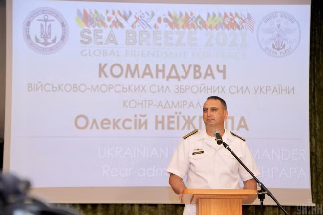 Trong khi mới đây, Tư lệnh Hải quân Ukraine Oleksiy Neizhpapa đã cho biết, kể từ khi sáp nhập Bán đảo Crimea, Nga đã hiện đại hóa và tăng gấp ba lần số tàu chiến và tàu ngầm thuộc Hạm đội Biển Đen.