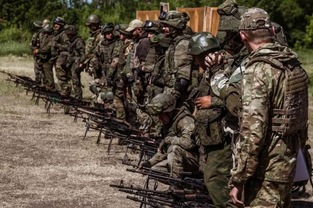 Nga tăng cường tấn công Bakhmut bằng pháo nhiệt áp - Hình 6 Nga tang cuong tan cong Bakhmut bang phao nhiet ap-Hinh-6