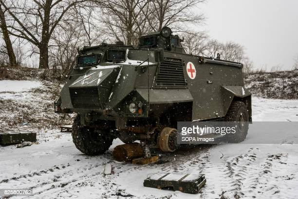 Điều này cho thấy những xe thiết giáp Saxon đơn giản là bị bỏ lại trong cuộc rút lui vội vã của quân đội Ukraine, do xe không có bất kỳ hư hỏng nào; điều quan trọng hơn là trong xe còn đủ vũ khí và đạn dược.