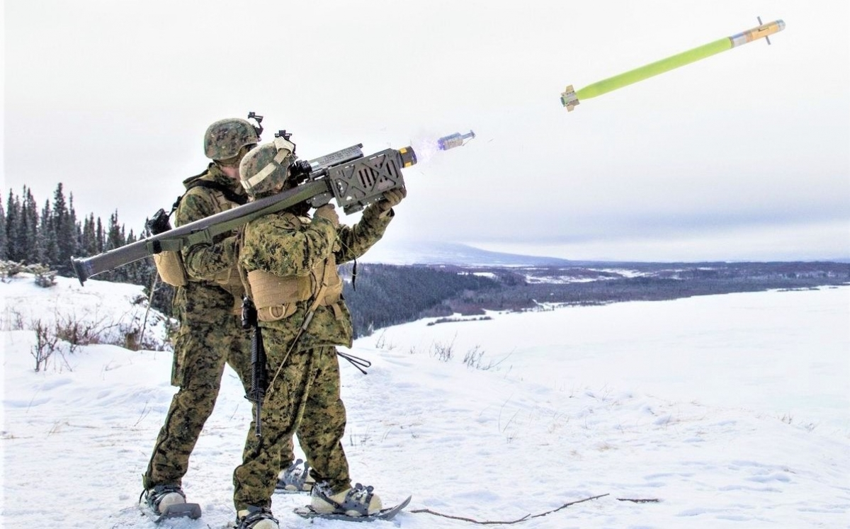 Tuy nhiên, tên lửa Kh-31 không phù hợp để chống lại các hệ thống phòng không tầm thấp của Ukraine, cụ thể là các tên lửa cầm tay như Igla và Stinger, những tên lửa này sử dụng tia hồng ngoại thay vì dẫn đường bằng radar.