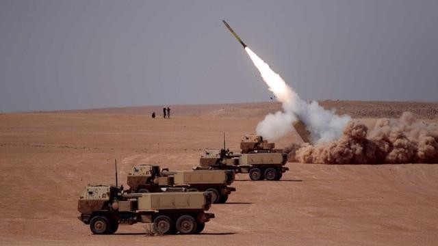 Kết quả của tư duy này là hầu hết vũ khí trong kho của các nước phương Tây đều thuộc loại cao cấp và hiện đại, khó có thể sản xuất với số lượng lớn, nên dẫn đến đơn giá lại cực kỳ cao; do vậy, số lượng đương nhiên là tương đối thiếu.