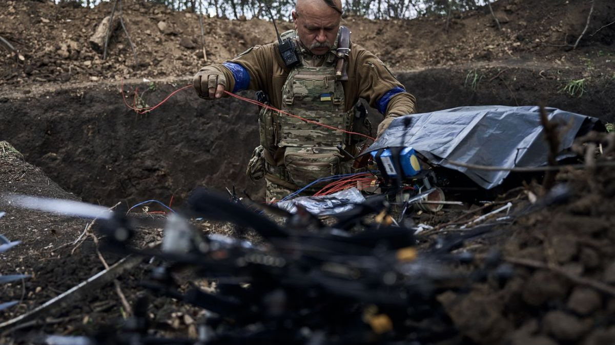 Vào ngày 10/12 , Yury Butusov, phóng viên chiến trường độc lập số 1 của Ukraine, buồn bã nói rằng, RFAF có lợi thế đáng kể về máy bay không người lái trên hướng mặt trận Pokrovsky-Kurakhove, góp phần thúc đẩy tiến bộ chiến thuật nhanh chóng.