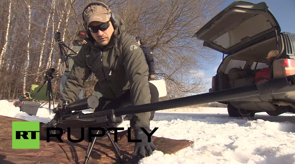 Súng bắn tỉa SVLK-14S sử dụng loại đạn bắn tỉa mới của phương Tây 10,36×77mm (.408 CheyTac), với khối lượng đầu đạn lớn hơn và cho vận tốc cao hơn. SVLK-14S sử dụng nguyên lý của súng trường cổ điển, lên đạn bằng tay sau mỗi phát bắn. Để thân súng kết cấu bền vững hơn, súng không sử dụng hộp tiếp đạn.