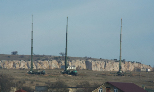 Tổ hợp tác chiến điện tử Murmansk-BN có khả năng gây nhiễu và ngăn chặn liên lạc vi sóng và tần số cao giữa các phương tiện chiến đấu trên đất liền, trên biển, trên không và ngoài không gian vũ trụ. 
