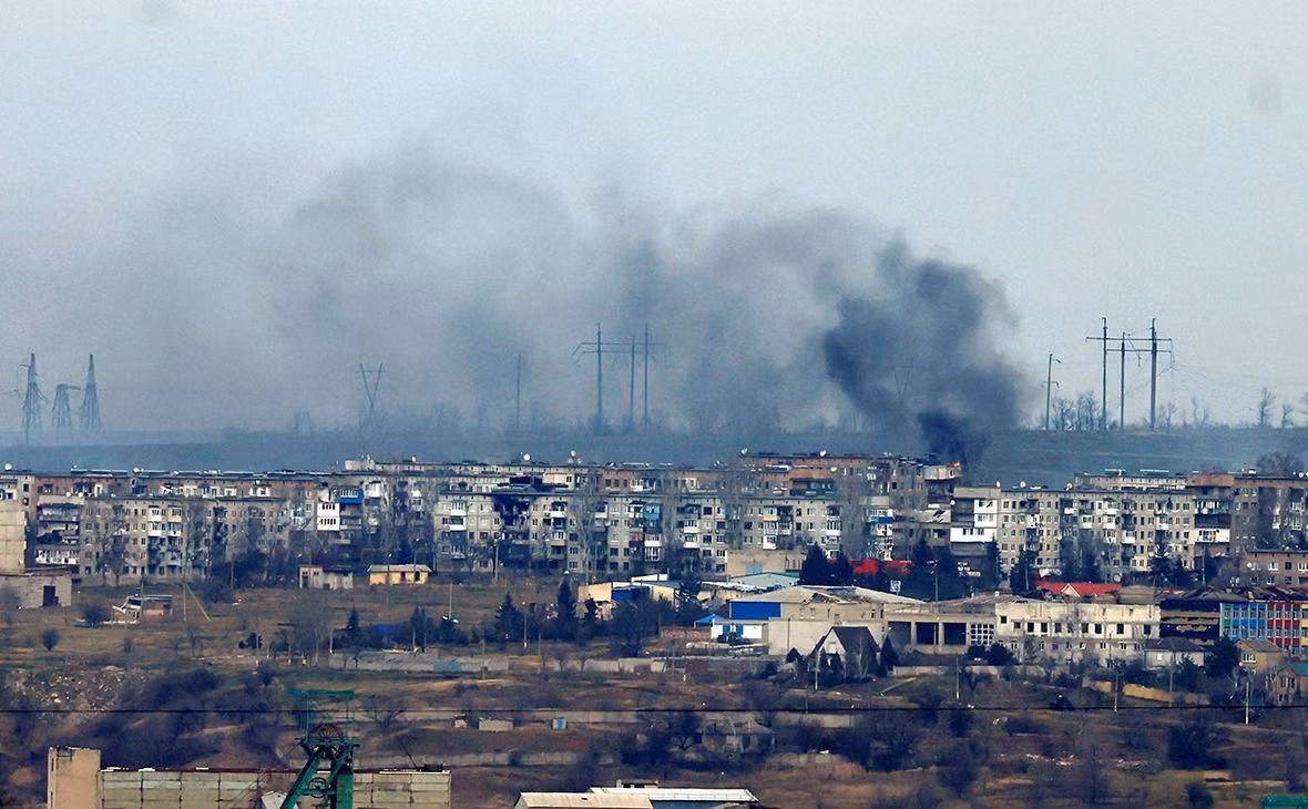 Dư luận thế giới bên ngoài vô cùng nghi ngờ về khả năng tấn công các vị trí kiên cố cũng như ý chí chiến đấu của Quân đội Nga và lính đánh thuê Wagner của họ. Hiện tại có vẻ như đang bế tắc; nhưng trên thực tế, tình huống quân Nga nắm quyền chủ động chiến trường, đó chính là điều mà người Nga muốn thấy. 