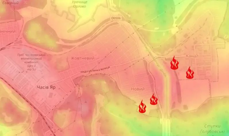 Lữ đoàn bộ binh cơ giới số 24 Quân đội Ukraine vừa được chuyển đến Chasov Yar từ khu vực Toretsk (khi đó chưa bị Nga bất ngờ tấn công), đã buộc phải rút lui khỏi Novy. Tiểu khu này là một phần nhỏ của thành phố Chasov Yar, nằm ở phía đông của kênh đào Severski Donets - Donbass, trên một ngọn đồi với các tòa nhà nhiều tầng và nơi đây gần Bakhmut nhất. 