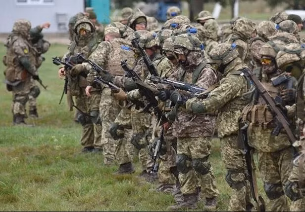 Ukraine tan cong Kursk, phai chang NATO da vuot “lan ranh do” cua Nga?