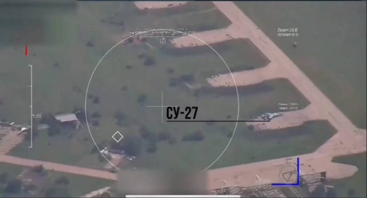 Tuy nhiên, bất lợi về số lượng đã khiến Không quân Ukraine không thể đối đầu với Lực lượng Hàng không vũ trụ Nga. Hơn 50 chiếc Su-27 ban đầu được tiếp nhận khi Liên Xô sụp đổ, vì nhiều lý do khác nhau nên hiện chỉ còn lại rất ít. 