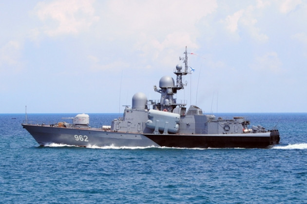 Thông tin về các vụ phóng tên lửa phòng không và pháo từ tàu Shuya cũng được đại diện Hạm đội Biển Đen của Hải quân Nga xác nhận; tuy nhiên Hải quân Nga cho rằng, tàu tên lửa Shuya của Hạm đội Biển đen đang thực hiện các nhiệm vụ huấn luyện chiến đấu. 