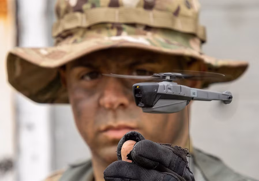 Ông Cherevaty nhấn mạnh rằng, chiến trường Ukraine buộc phải học hỏi và nâng cao không ngừng như thế nào. Xung đột ở Ukraine hiện có nhiều loại vũ khí hiện đại được sử dụng, bao gồm cả UAV mini, thường là mục tiêu của các hệ thống EW.