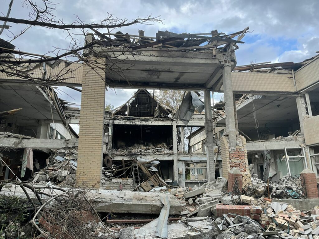 Vậy câu hỏi đặt ra là, việc Quân đội Ukraine để mất Soledar theo cách này, liệu có tác động gì đến xu hướng của toàn cuộc chiến? Đầu tiên phải rõ ràng, vị trí địa lý của Soledar không quan trọng lắm, nó chỉ là một phần trong tuyến phòng thủ của Ukraine ở Bakhmut; việc mất Soledar không ảnh hưởng đến đường tiếp tế cho Bakhmut.