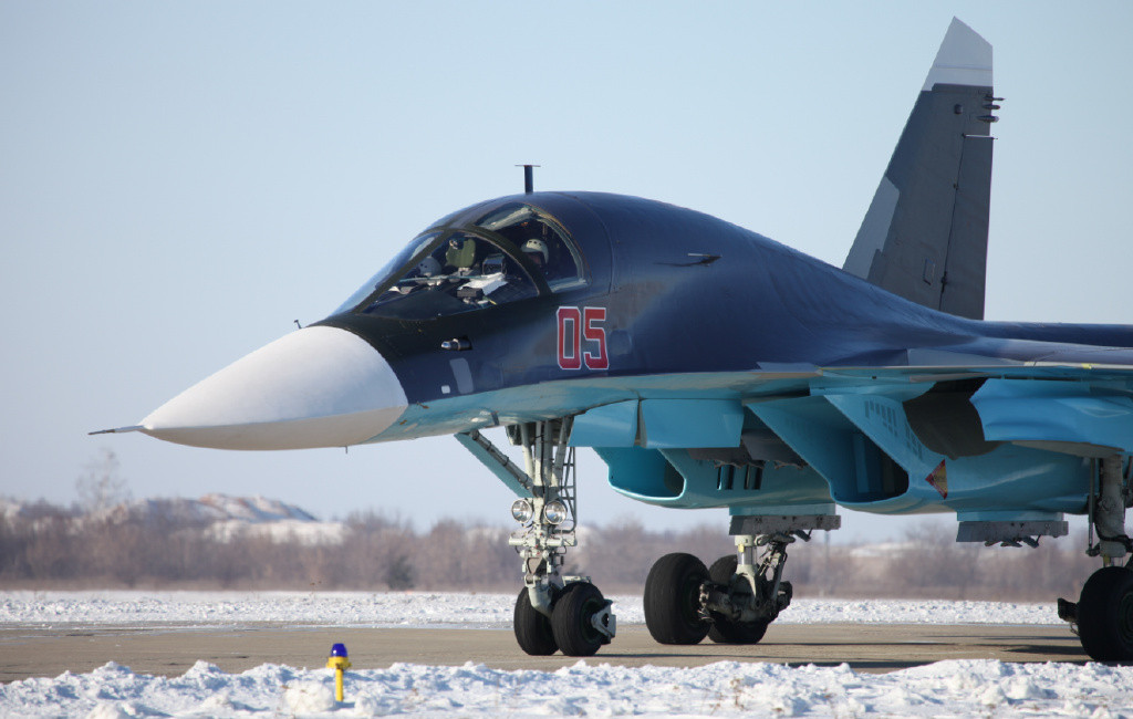 Không quân Nga và pháo binh Ukraine: Màn đối đầu cân sức? Khong quan Nga va phao binh Ukraine: Man doi dau can suc?