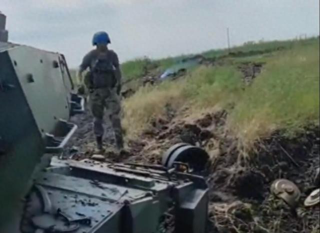 Khi trận đánh ác liệt của quân đội Ukraine ở Rabodne tiếp tục kéo dài, truyền thông phương Tây đưa ra "lý thuyết vỏ trứng", khi cho rằng, nguyên nhân khiến quân đội Ukraine gặp khó khăn trong việc tấn công tuyến phòng thủ phía trước của Nga, là vì nguồn lực chính của quân Nga được tập trung ở đây.