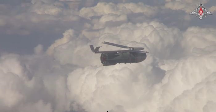 Ngày 15/7, hãng thông tấn TASS của Nga dẫn lời một phi công Su-34 của Không quân Nga cho biết, sai số xác suất vòng tròn (CEP) của mô-đun cánh lượn UMPC trên bom FAB-3000 là 10m, tức là rất chính xác. 