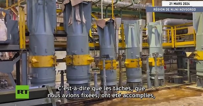 FAB là tên viết tắt tiếng Nga của "Bom nổ phá hàng không”. Rõ ràng, quả bom FAB-3000 sẽ được sử dụng cùng với mô-đun cánh lượn có điều khiển (UMPC). Tuy nhiên các blogger quân sự cho rằng, quán tính và tốc độ cao khi quả bom hạng nặng này rời máy bay, mô-đun UMPC sẽ không thể dẫn đường chính xác cho quả bom bay tới mục tiêu.