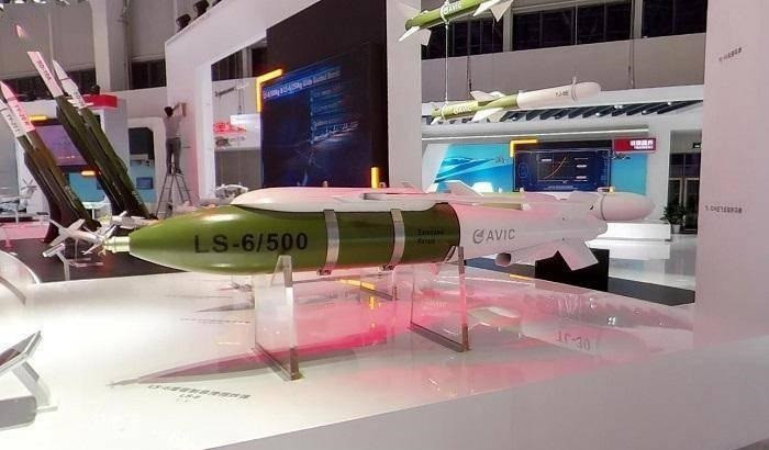 Hiện chưa rõ Nga có ý định tăng "đáng kể" tầm bay của bom FAB-3000 với mô-đun UMPC như thế nào. Họ có thể lắp đặt một động cơ phản lực cánh quạt nhỏ hoặc động cơ tên lửa trên mô-đun UMPC, hoặc ngay vào phía sau đuôi bom, giống như bom có động cơ JDAM của Mỹ, để đạt được tầm bay hơn 100 km, thậm chí có thể hơn 200 km.