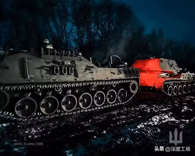 Trên hướng mặt trận Pokrovsk, cuộc phản công của AFU đã dừng lại, hiện tại lực lượng đã có sự thay đổi. Riêng Quân khu Trung tâm của Nga không thể ngăn chặn được, và bây giờ Cụm Vostok + cụm Donetsk đang đến tăng viện. 