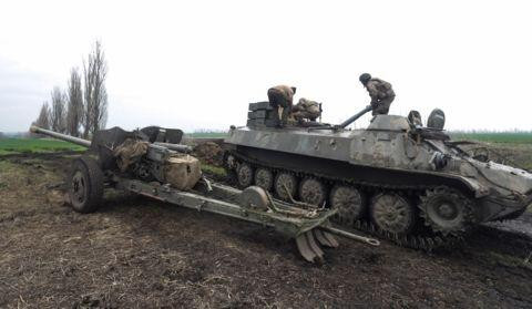 Minh chứng nhất cho phương châm “đánh chắc, tiến chắc” là trong trận Mariupol, quân Nga được trang bị đạn dược đầy đủ, sử dụng pháo bắn trực tiếp vào các vị trí bắn tỉa; chiến thuật này đã khiến Quân đội Ukraine không còn có thể phát huy lợi thế “tránh chỗ mạnh, đánh chỗ yếu”.