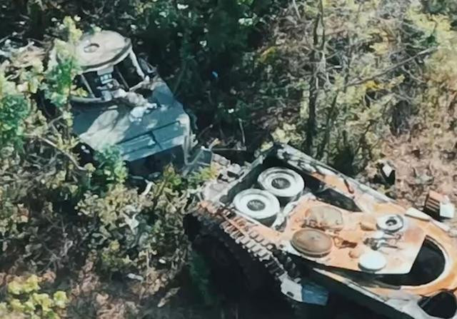 Cuộc xung đột ngày càng diễn biến theo hướng khó khăn cho Quân đội Ukraine, đôi khi một đơn vị của họ phải mất bảy giờ để tiến lên được 400 mét, với quá nhiều binh sĩ đã hy sinh trong chiến đấu. Các cuộc pháo kích và mìn của Nga, là những vũ khí gây thương vong nhiều nhất do Quân đội Ukraine. 