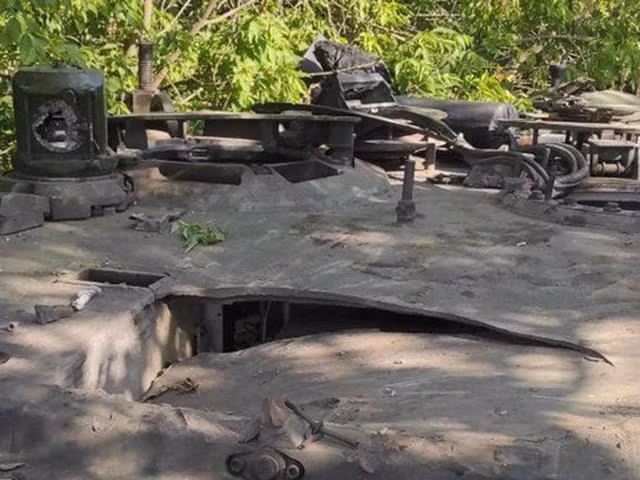 Cuộc xung đột Nga-Ukraine là bài học kinh nghiệm cho các hoạt động trong tương lai của xe tăng và xe bọc thép. Những tên lửa lảng vảng giá rẻ sẽ trở thành mối đe dọa chính đối với xe tăng trên chiến trường trong tương lai. 