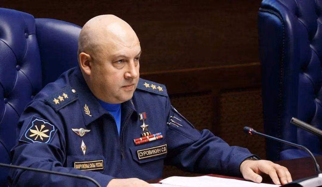 Cuộc đối đầu giữa Nga và Ukraine kéo dài hơn 10 tháng đã trở thành tâm điểm thu hút sự chú ý cao của thế giới bên ngoài. Sau khi tướng Sulovkin, Tư lệnh quân đội Nga tại Ukraine, quyết định sơ tán lực lượng chủ lực khỏi vùng Kherson, thì tất cả lực lượng được tập trung vào khu vực Donbass.