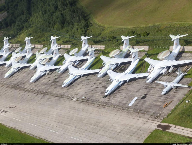 Số máy bay cảnh báo sớm A-50 hiện đang phục vụ trong Không quân Nga đều được sản xuất từ thời Liên Xô trong thập niên 1980; tổng cộng đã có 30 chiếc được sản xuất. Hiện trong quân đội Nga chỉ còn chưa đầy 10 chiếc vẫn còn có thể hoạt động bình thường.