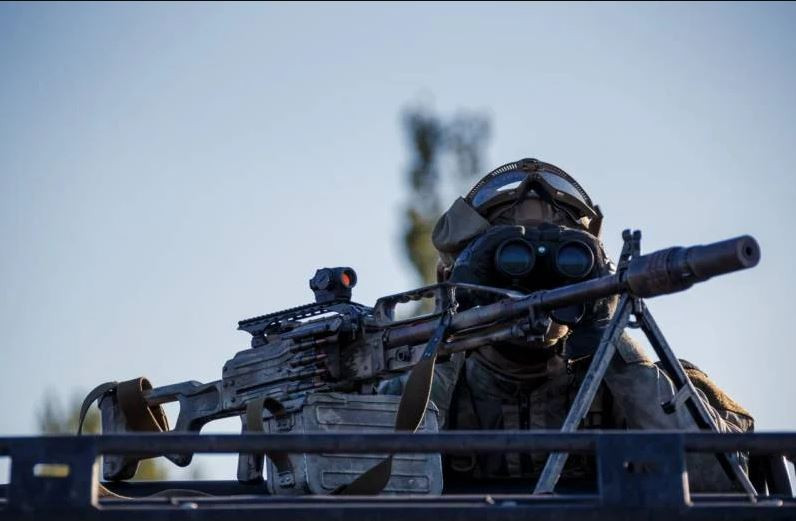 Còn theo thông tin mới nhất và chưa được tuyên bố chính thức, các đơn vị của quân đội Nga đã tái kiểm soát được làng Pavlovka; vào đêm 10/11, các đơn vị gồm Tiểu đoàn dân quân Kaskad của Cộng hòa Donetsk tự xưng, Lữ đoàn 155 và 40 của Hạm đội Thái Bình Dương tham chiến. 