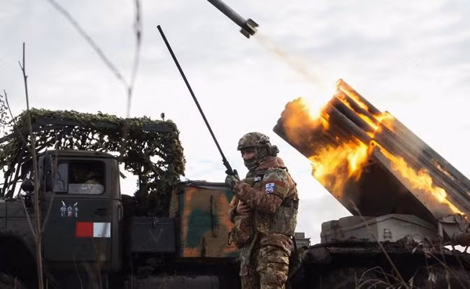 Ba ngôi làng không chỉ là ba tiền đồn của quân Ukraine ở phía tây Bakhmut, nhưng cũng gần Chasiv Yar. Sau khi chiếm được ba ngôi làng này, Quân đội Nga có thể trực tiếp tiếp cận phía ngoài cứ điểm Chasiv Yar.