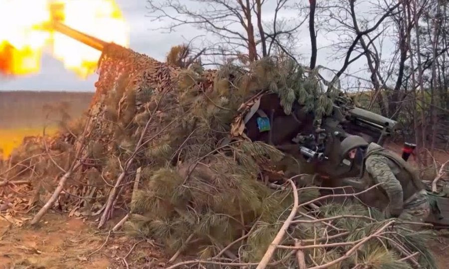 Những hành động của quân Nga trong những ngày cuối năm và đầu năm mới tại Bakhmut cũng chứng minh rằng, cuộc tấn công mùa đông của quân đội Nga trên mặt trận Bakhmut khó có thể chỉ giới hạn ở việc chiếm phía đông của khu vực tường thành; mà Chasiv Yar mới là mục tiêu tấn công của Quân đội Nga ở phía tây Bakhmut.