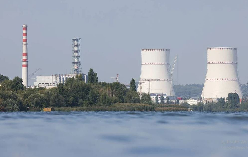 Rất có thể nhà máy điện hạt nhân Nizhny-Kursk sẽ là mục tiêu chính của Ukraine, được dùng làm điều kiện đàm phán trao đổi 4 tỉnh miền đông Ukraine. Tuy nhiên, sau khi ý tưởng này bị bỏ rơi, toàn bộ cuộc chiến Kursk trở nên vô ích. Cuộc chiến tiêu hao sẽ rơi vào “nhịp điệu” của Quân đội Nga.