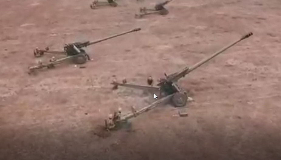 Các chuyên gia lưu ý, ngoài việc các khẩu pháo không được thao tác theo yêu cầu của nguyên tắc pháo binh cơ bản, nòng pháo ở các góc độ khác nhau, đồng thơi không đồng nhất một hướng; việc thao tác như vậy, không thể trúng mục tiêu của đối phương.