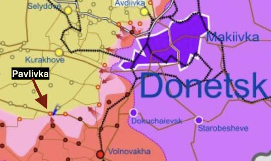 Làng Pavlovka là thành trì cốt lõi của quân đội Ukraine ở khu vực Donetsk, với một số lượng lớn công sự và hầm hào kiên cố được xây dựng trong nhiều năm qua; đây cũng là điểm chốt ngăn quân Nga tiếp cận cứ điểm Ugledar (Vuhledar theo tiếng Ukraine).