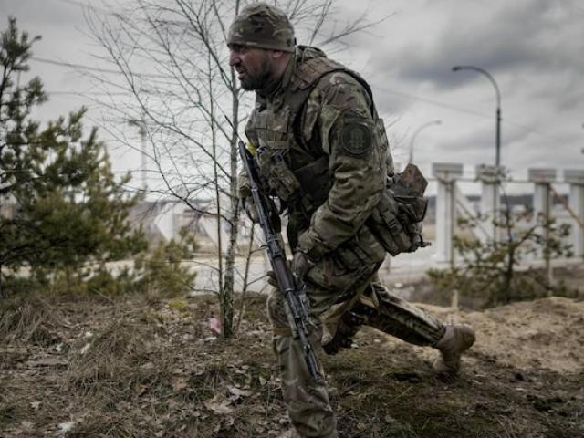 Sau đó, quân đội Nga có thể điều động máy bay chiến đấu tấn công các loại pháo tự hành, pháo xe kéo, pháo phòng không và bệ phóng tên lửa vào các mục tiêu cấp hai. Sau đó, nhóm thiết giáp Nga có thể đi lên, và bộ binh dọn dẹp chiến trường. Các trận chiến tại Zaporozhye và Donbass vào mùa đông này có khả năng sẽ diễn biến rất ác liệt. 