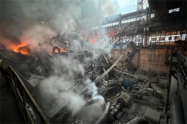 Theo tuyên bố của Nga, mục đích của cuộc tấn công này không chỉ là “đáp trả việc chính quyền Kiev cố gắng phá hủy các cơ sở năng lượng của Nga”, mà nước này dường như đang nghĩ nhiều hơn đến việc phá hủy ngành công nghiệp quốc phòng và hỗ trợ hậu cần của Ukraine cho chiến trường.