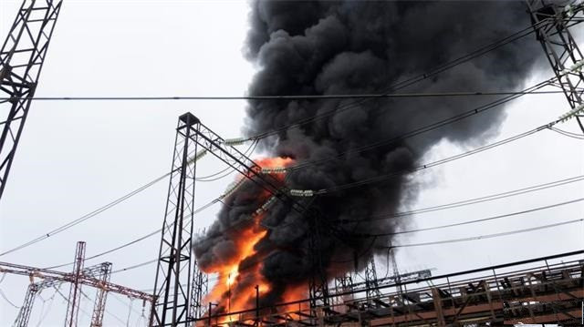 Đài phát thanh và truyền hình Trung Quốc (CCTV) và hãng tin Mỹ CNN của Mỹ đề cập trong một thông báo khác rằng, "Kể từ tháng 3 năm nay, Nga thay đổi chiến lược, tập trung tấn công các nhà máy điện, trung tâm phân phối điện của Ukraine".