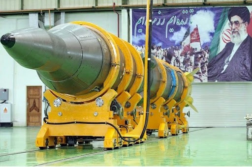 Tên lửa Sejjil được truyền thông Iran đưa tin có tầm bắn lên tới 2.500 km, tên lửa có chiều dài khoảng 18 mét, đường kính 1,25 mét, trọng lượng phóng tối đa 23.600 kg và có thể mang một đầu đạn 700 kg.