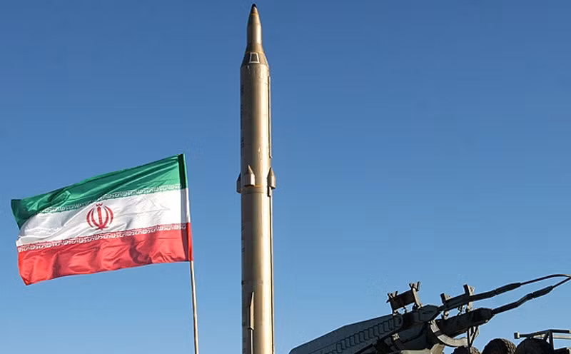 Theo truyền thông Iran tuyên bố vào năm 2022 rằng, nếu một tên lửa Sejjil được phóng từ thành phố Natanz của Iran, nó có thể bay tới thành phố Tel Aviv quan trọng của Israel trong vòng 7 phút.