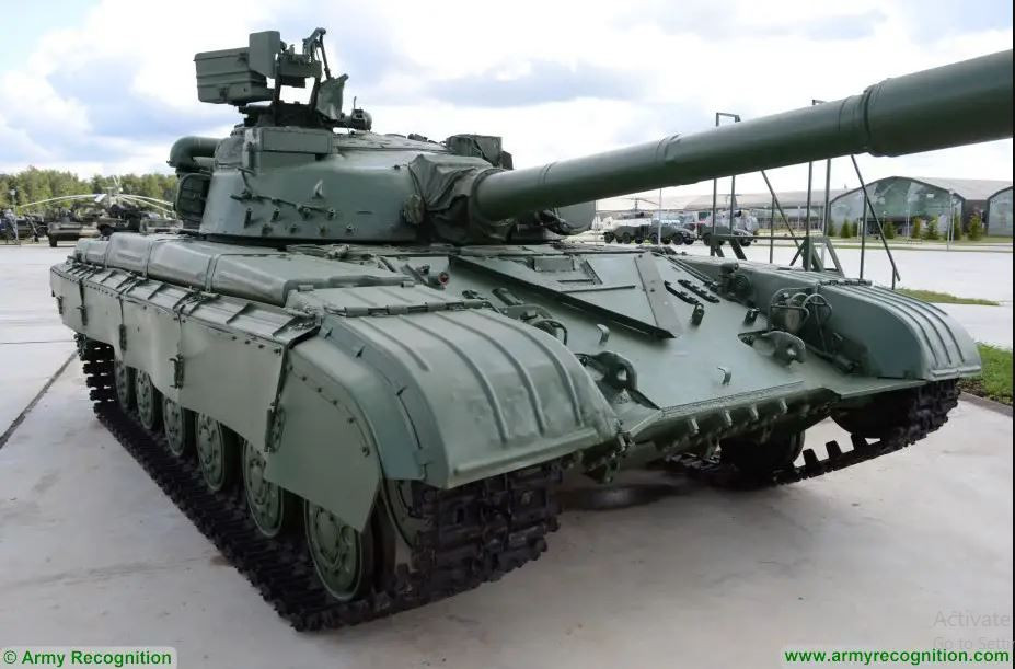 Xe tăng T-64 từng là “nắm đấm thép chủ lực” của quân đội Liên Xô đóng tại Đông Đức và là nguồn cung cấp kỹ thuật cho các loại xe tăng T-72, T-80 và các dòng xe tăng chiến đấu chủ lực khác của Liên Xô. T-64 chưa bao giờ được Liên Xô xuất khẩu và coi là vũ khí “quốc bảo”.