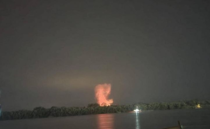 Thiệt hại đối với các trung tâm sửa chữa và các bồn chứa nhiên liệu càng làm trầm trọng thêm những khó khăn về cung ứng hậu cần của Quân đội Ukraine. Những video lan truyền trên mạng xã hội khiến mọi người có thể cảm nhận được sự tàn khốc của chiến tranh. 