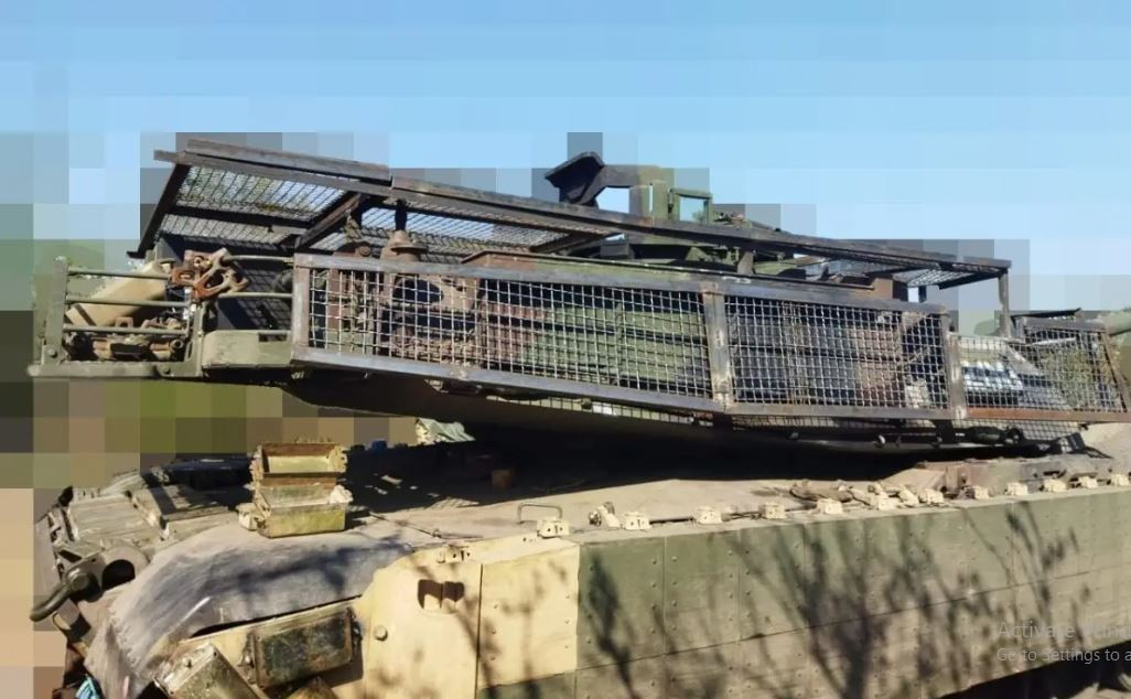 The War Zone/Mỹ gọi những thay đổi này là biểu hiện của một “chu kỳ đổi mới cực kỳ nhanh chóng” và liên tưởng đến những chiếc xe tăng Nga với cải tiến, để biến thành những “con rùa” với cấu trúc giáp lồng khổng lồ.