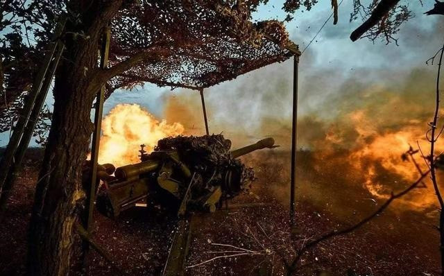 Trên toàn chiến trường, 4 tập đoàn quân của Quân đội Nga đang tấn công tổng lực. Cụm quân của Tập đoàn quân phía Nam của Quân đội Nga đã tiêu diệt 490 lính Ukraine và phá hủy 1 xe bọc thép M-113, 1 bệ phóng tên lửa đa nòng RAK-SA-12 do Croatia sản xuất, 1 pháo tự hành 155 mm FH-70, 1 pháo tự hành 105mm M-119; 1 pháo tự hành 122mm do Liên Xô sản xuất.