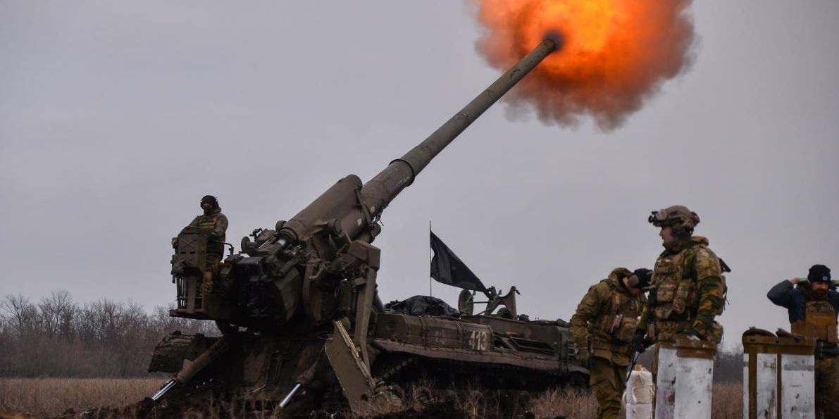 Sau khi Liên Xô tan rã, Nga giữ lại khoảng 18.497 khẩu pháo và tiếp tục sản xuất thêm khoảng 4.700 khẩu. Tất cả các loại pháo binh của Nga đều tạo thành ưu thế đè bẹp quân đội Ukraine về số lượng. Phía Ukraine cho rằng, hỏa lực của quân đội Nga quá khốc liệt, điều này đã tạo ra một bóng đen tâm lý đối với quân đội Ukraine.