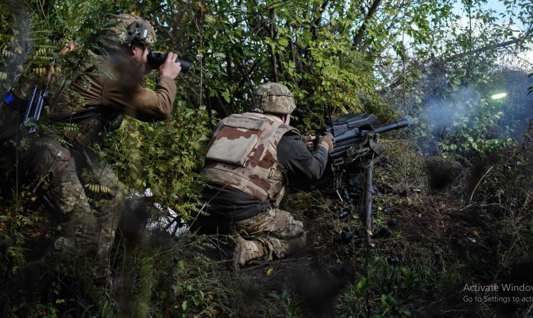 Hệ quả này khiến các tướng lĩnh Ukraine bắt đầu sử dụng cả các đơn vị của Lực lượng Tác chiến Đặc biệt làm bộ binh tấn công trên tuyến đầu và hiện nay đang bắt đầu huy động cả tù nhân (trong đó có cả tù nhân nữ) ra mặt trận, mà không hề được huấn luyện. 