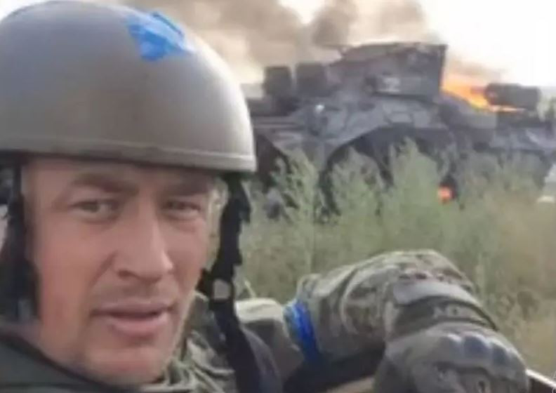 Theo thông tin trên trang Topwar của Nga, “Cụm quân phía Bắc” của Quân đội Nga gần Volchansk đã tiêu diệt chỉ huy tiểu đoàn tấn công thuộc Lữ đoàn 92 của Ukraine, Đại úy Roman Kirichenko (trong ảnh); tuy nhiên thông tin chi tiết không được thông báo.