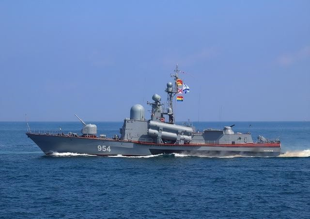 Suy cho cùng, những vấn đề mà Hải quân Nga phải đối mặt không thể giải quyết trong một sớm một chiều. Nếu đánh giá tổng quan, trong ba lực lượng chủ lực của Quân đội Nga (lục quân, không quân, hải quân), thì sức mạnh hải quân của Nga tương đối yếu; đặc biệt là về lực lượng tàu mặt nước.