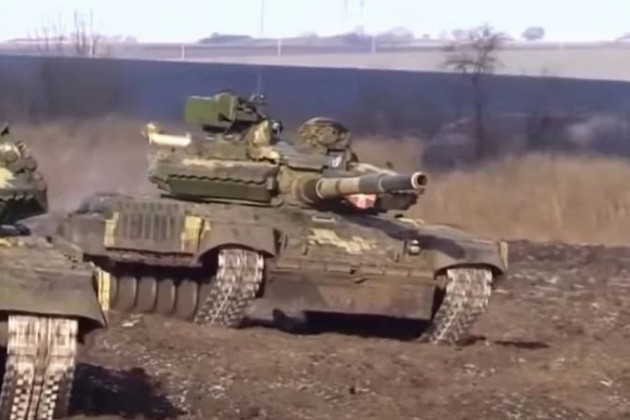 Tờ Reuters cho biết, Đợt đầu tiên của lực lượng đột kích Ukraine có hơn 10 xe tăng, hơn 10 xe bọc thép; còn trên toàn bộ hướng tấn công, quân đội Ukraine đã tập hợp hơn 100 xe tăng và xe bọc thép.